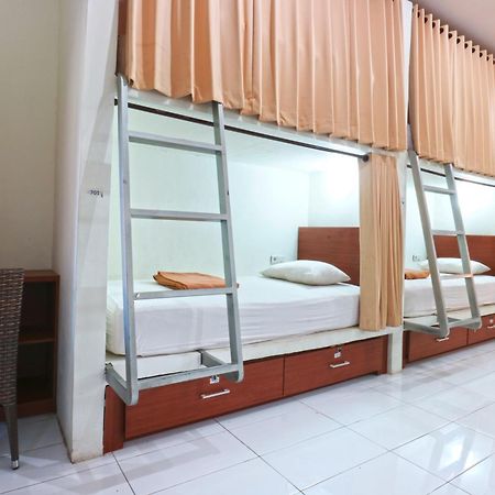 Hostel Mirah Legian (Bali) Exterior photo
