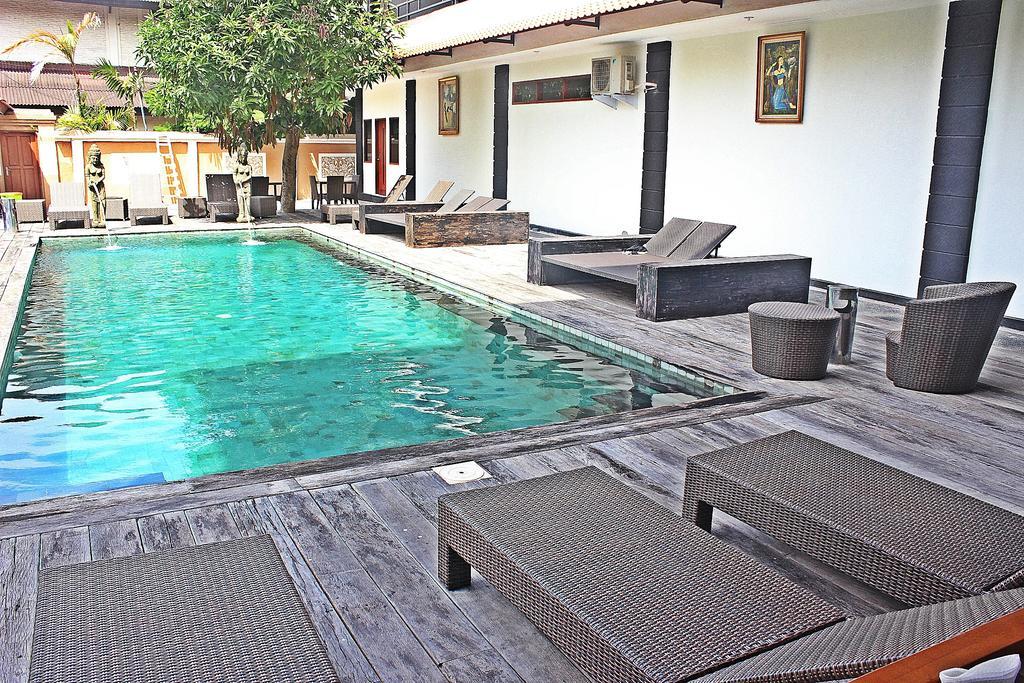 Hostel Mirah Legian (Bali) Exterior photo
