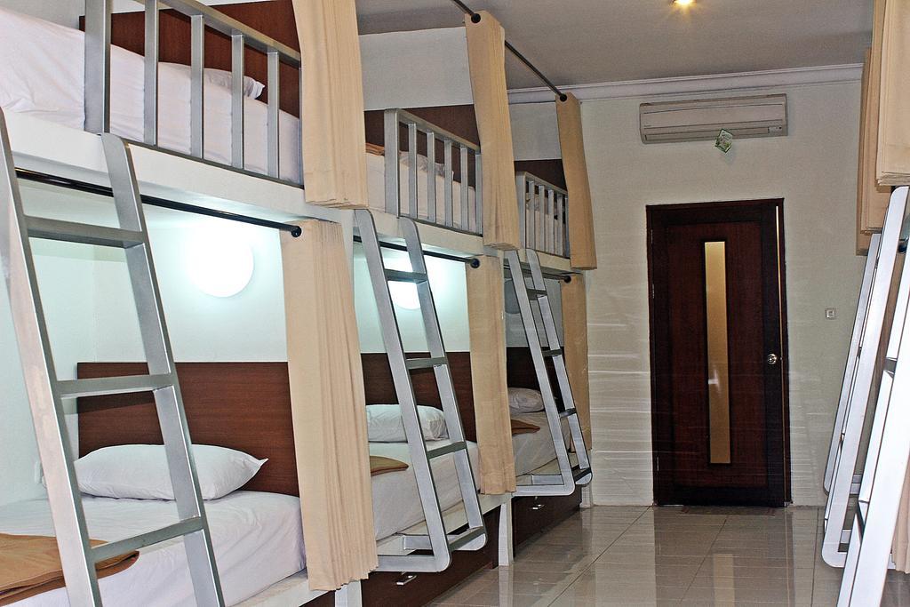 Hostel Mirah Legian (Bali) Room photo