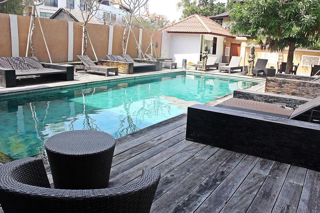 Hostel Mirah Legian (Bali) Exterior photo