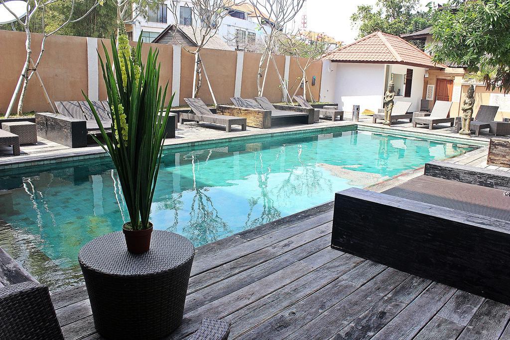 Hostel Mirah Legian (Bali) Exterior photo