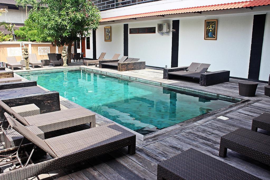 Hostel Mirah Legian (Bali) Exterior photo