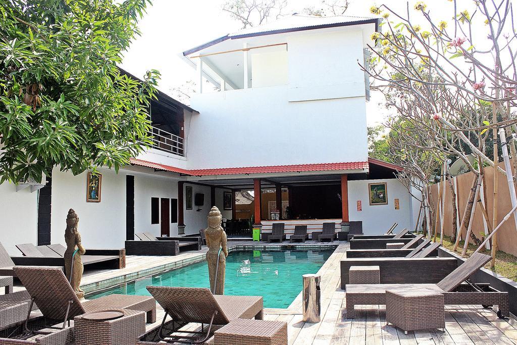 Hostel Mirah Legian (Bali) Exterior photo