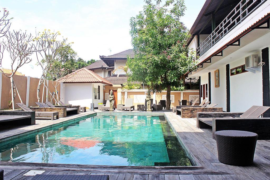 Hostel Mirah Legian (Bali) Exterior photo