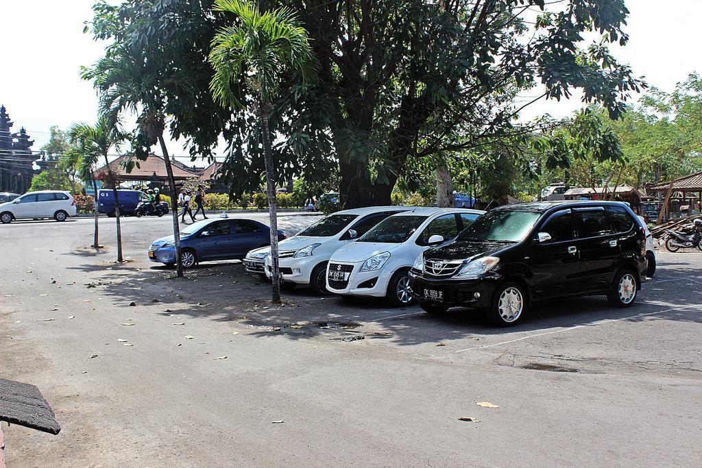 Hostel Mirah Legian (Bali) Exterior photo