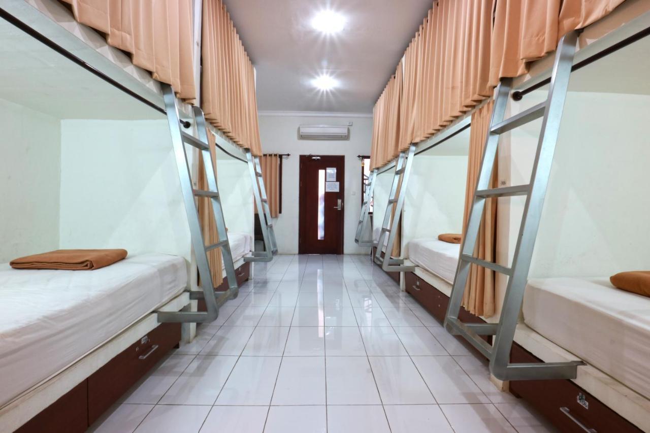 Hostel Mirah Legian (Bali) Exterior photo