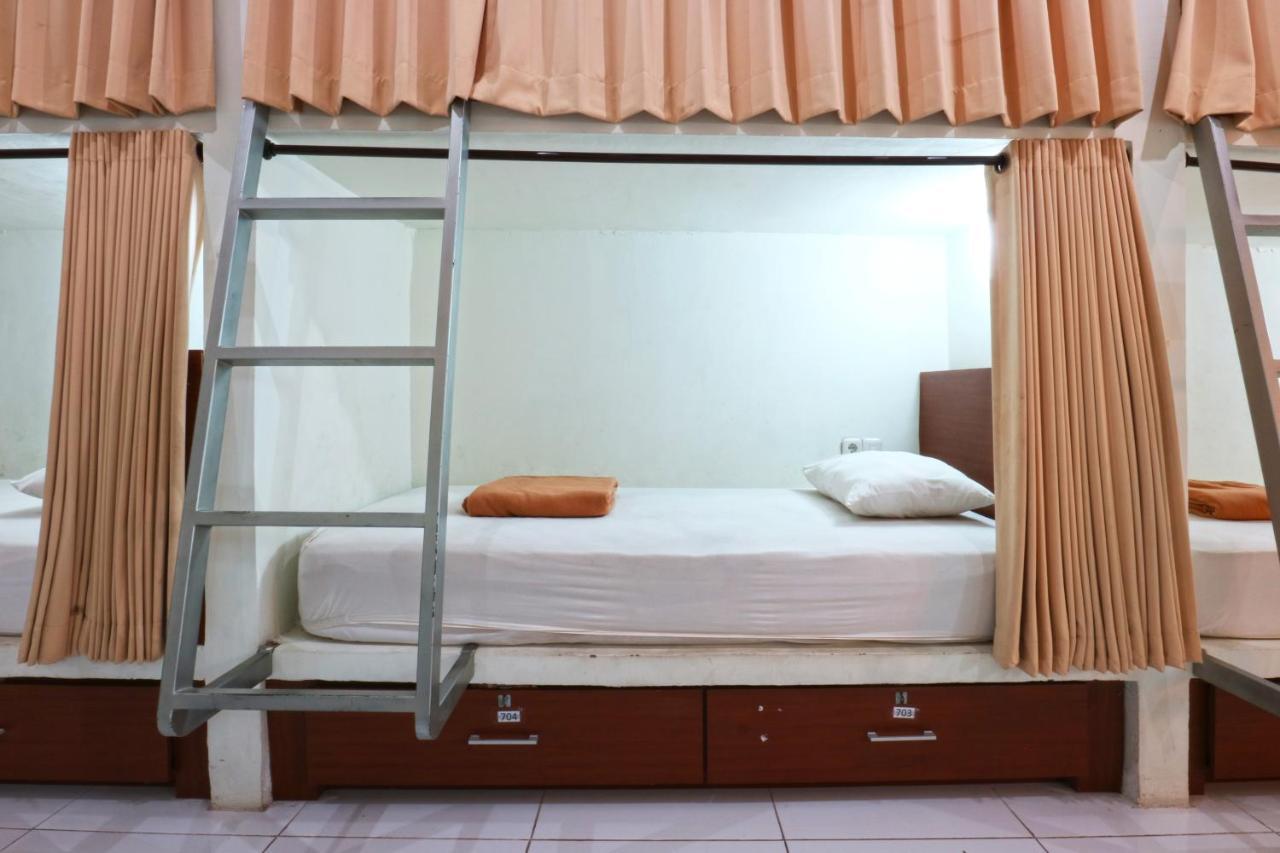 Hostel Mirah Legian (Bali) Exterior photo