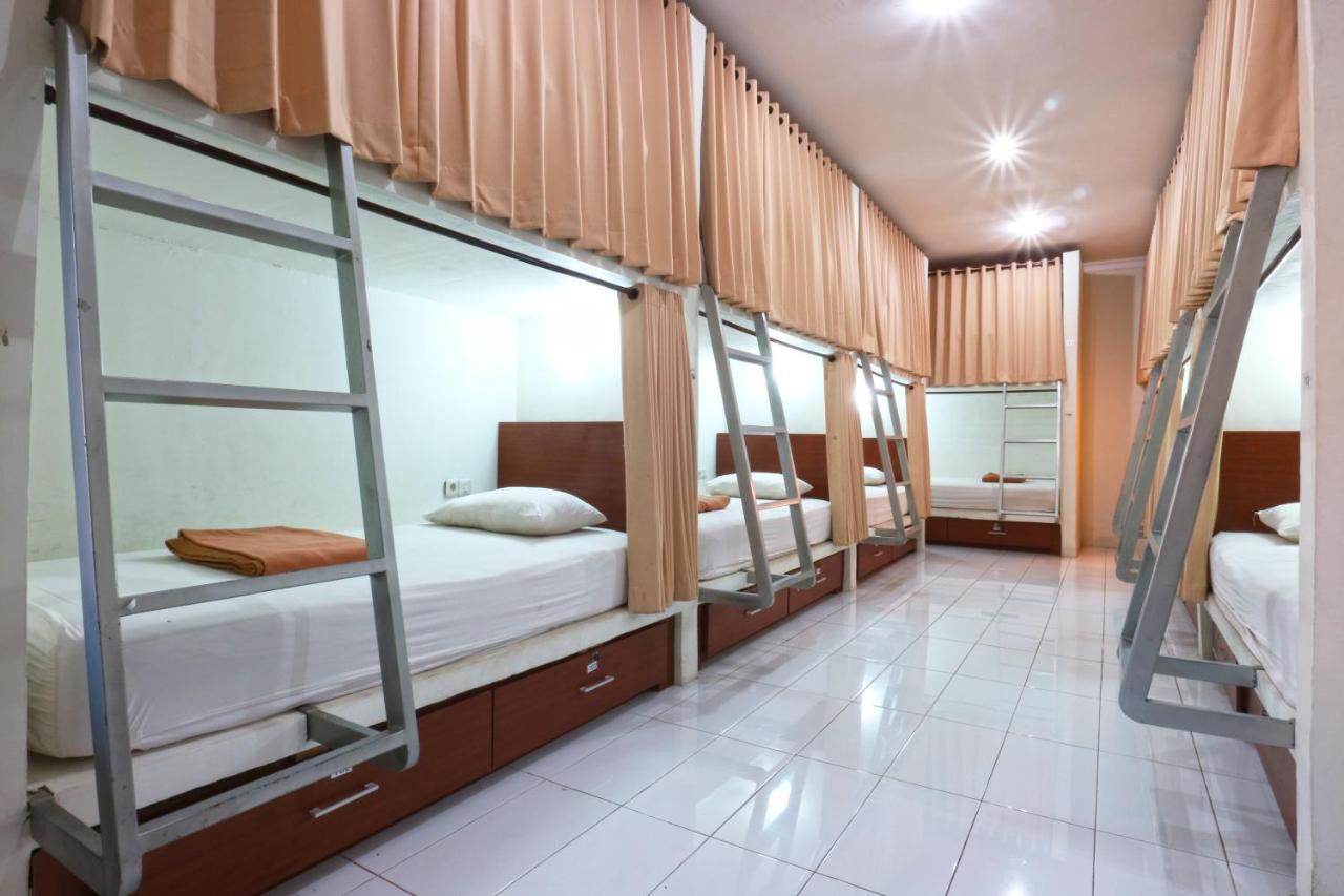 Hostel Mirah Legian (Bali) Exterior photo