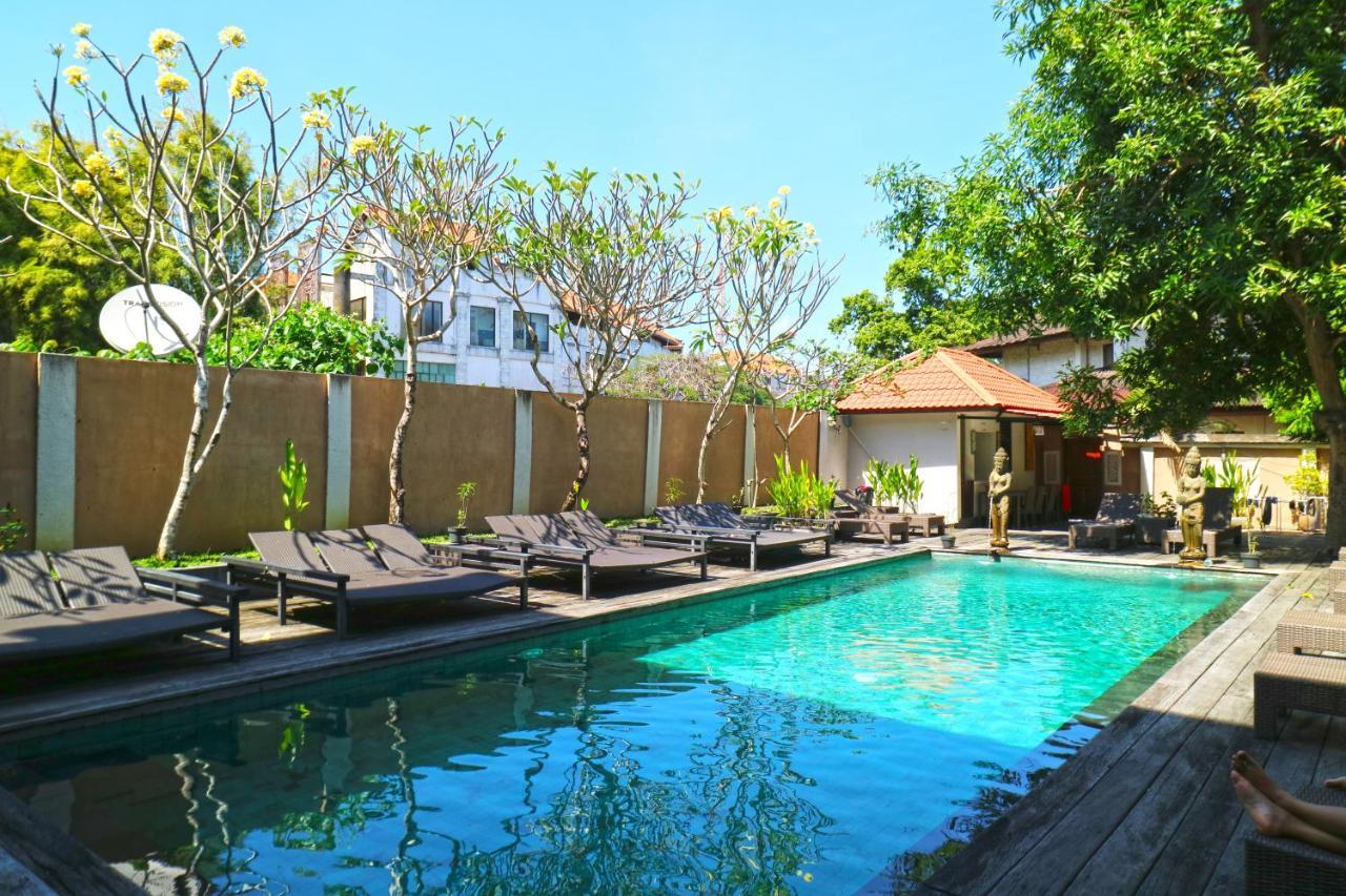 Hostel Mirah Legian (Bali) Exterior photo